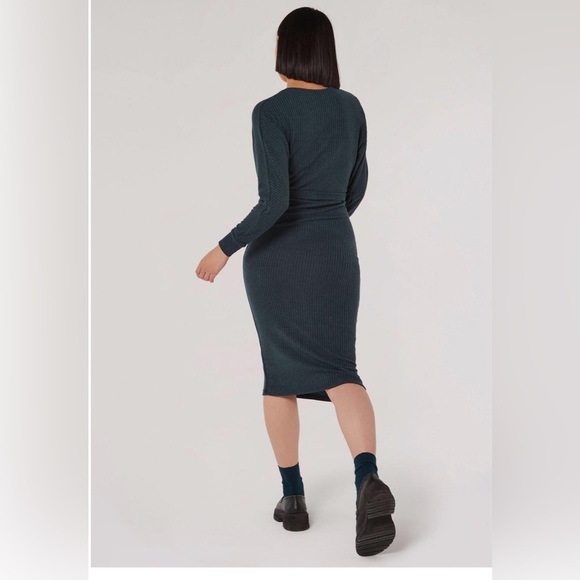 Apricot Green Midi Dress - Picture 4 of 6